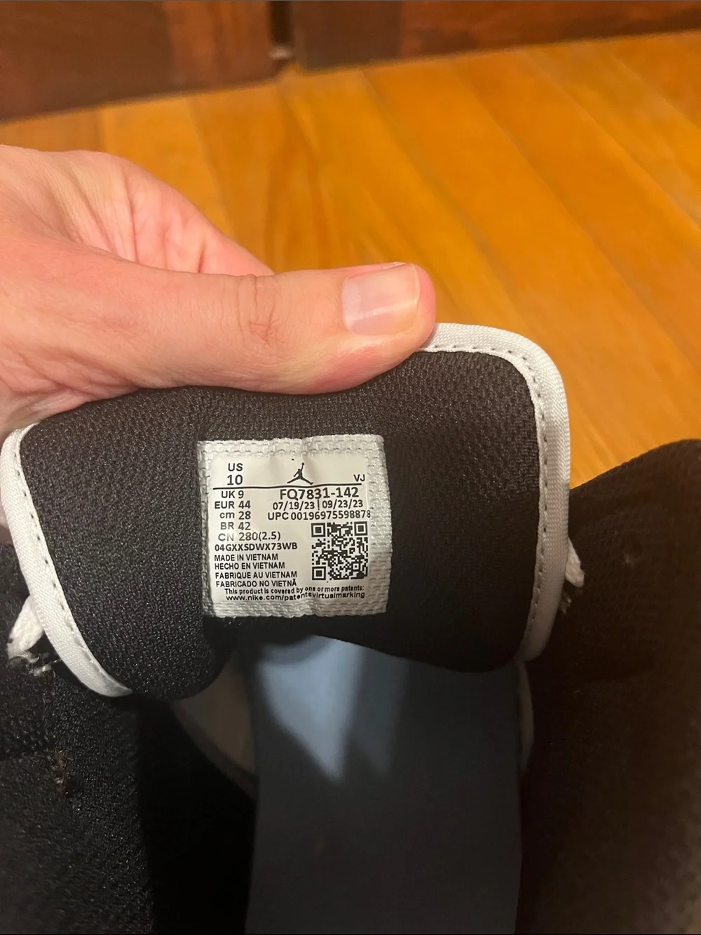 Air Jordan size 10 Air Jordan 1 Mid SE in the 